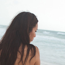 Elizabeth Ai-Quyen Nude