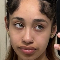 llupee.e Nude