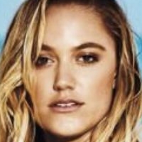 Maika Monroe Nude