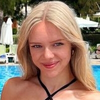 Thesi Sophie Nude